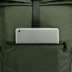 YLX Aven Backpack | Bronze Green | Groen. Recycled Rpet Materiaal. Gerecyclede Plastic Flessen. Eco Friendly. Duurzaam. 14" Laptop Hoes. Backpack - Reistas - Schooltas - Mannen - Vrouwen - Middelbare Scholieren - Studenten - Jongens - Meisjes -Tassen Kortingen Winkel 1200x1200 1042