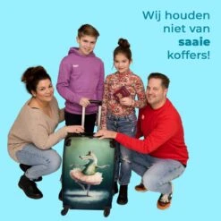 NoBoringSuitcases.com® Koffer Groot - Krokodil - Kroon - Goud - Ballet - Portret - Trolley Koffer Met TSA-slot - Met Wielen - 90 Liter - Reiskoffer - 66 Cm -Tassen Kortingen Winkel 1200x1200 744