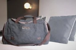 Yakfield - Reistas - Weekendtas - Kado - Dames En Heren - Canvas - Vintage Zwart Antraciet Grijs - Compact Middelgroot Model - 35 Liter Duffelbag - 5 Opbergvakken - 52x30x20 Cm -Tassen Kortingen Winkel 1200x800 61