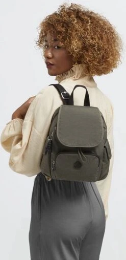 Kipling CITY PACK MINI Rugzak, 9 Liter - Green Moss -Tassen Kortingen Winkel 584x1200 4