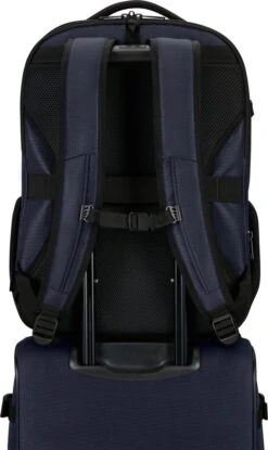 Samsonite Rugzak Met Laptopvak - Roader Laptop Backpack 17.3 - Dark Blue 18 Samsonite Rugzak Met Laptopvak - Roader Laptop Backpack 17.3 - Dark Blue -Tassen Kortingen Winkel 715x1200 3