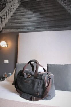Yakfield - Reistas - Weekendtas - Kado - Dames En Heren - Canvas - Vintage Zwart Antraciet Grijs - Compact Middelgroot Model - 35 Liter Duffelbag - 5 Opbergvakken - 52x30x20 Cm -Tassen Kortingen Winkel 800x1200 49