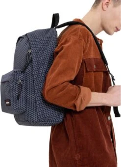 Eastpak OUT OF OFFICE Rugzak, 27 Liter, 13.3 Inch Laptopvak - Refleks Navy -Tassen Kortingen Winkel 871x1200 6
