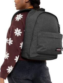 Eastpak OUT OF OFFICE Rugzak, 27 Liter, 13.3 Inch Laptopvak - Refleks Navy -Tassen Kortingen Winkel 910x1200 5