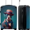 NoBoringSuitcases.com® Koffer Groot - Hond - Hoed - Colbert - Bloemen - Blauw - Trolley Koffer Met TSA-slot - Met Wielen - 90 Liter - Reiskoffer - 66 Cm 1 NoBoringSuitcases.com® Koffer Groot - Hond - Hoed - Colbert - Bloemen - Blauw - Trolley Koffer Met TSA-slot - Met Wielen - 90 Liter - Reiskoffer - 66 Cm -Tassen Kortingen Winkel 985x1200 7